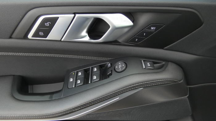 BMW X5 xDrive 40i na operativní leasing