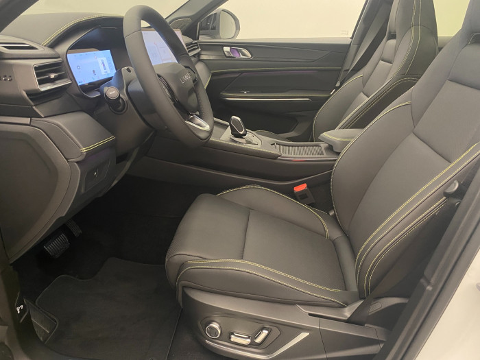 Lynk & Co 01 MORE PHEV na operativní leasing