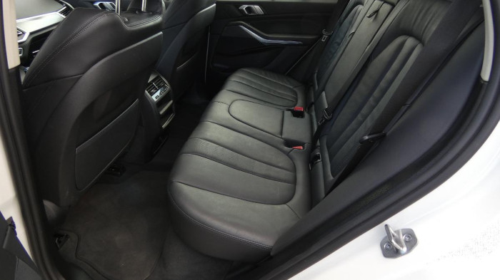 BMW X5 xDrive 40i na operativní leasing