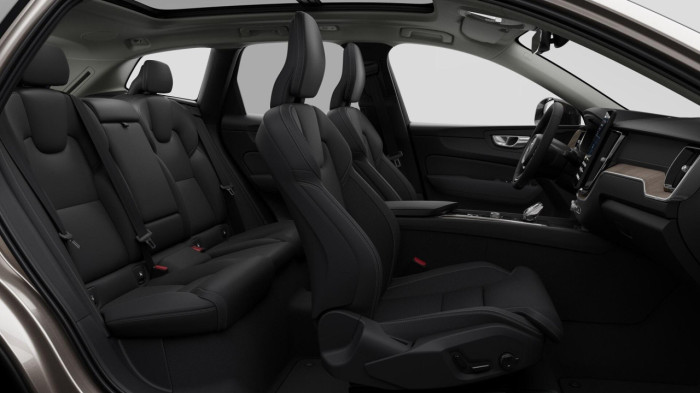 Volvo XC60 B5 AWD AUT DARK ULTRA na operativní leasing
