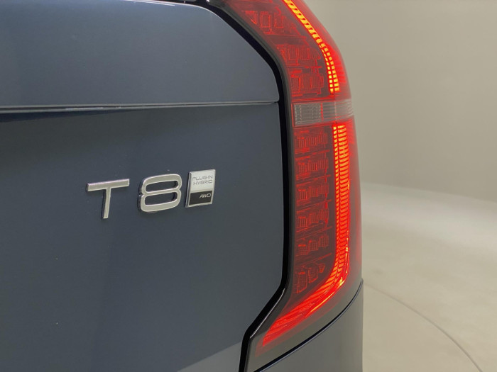 Volvo XC90 T8 AWD Plug-in DARK PLUS 7m na operativní leasing