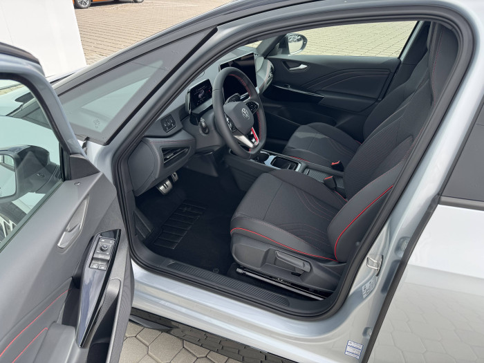 Volkswagen ID.3 GTX Performance 79kWh  / 240kW na operativní leasing