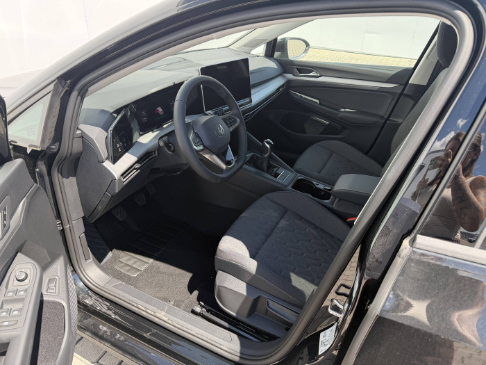 Volkswagen Golf Variant People 6G 1,5TSI / 110kW na operativní leasing