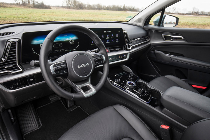 KIA Sportage 1.6 T-GDI 4x2 HEV 6AT EXCLUSIVE + PAKET PLUS automat na operativní leasing