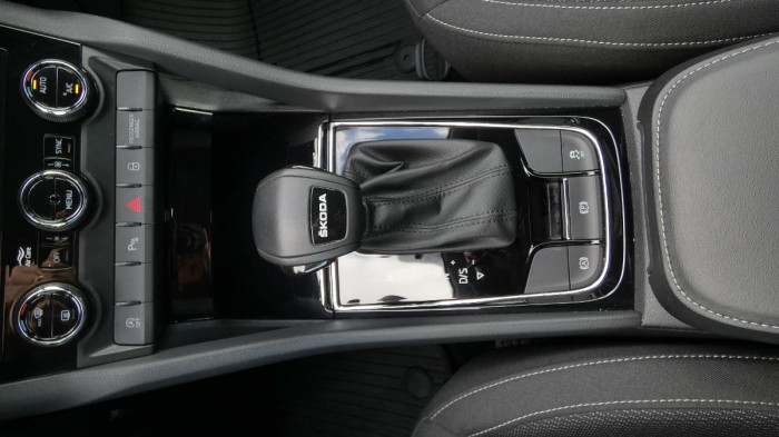 Škoda Karoq 1,5 TSI Ambition DSG na operativní leasing