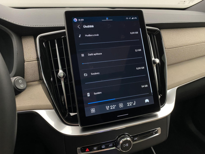 Volvo XC90 T8 AWD Plug-in BRIGHT PLUS 7m na operativní leasing