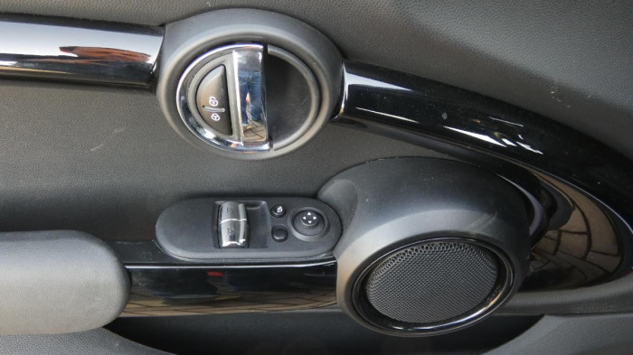 Mini Cooper S 2.0T aut. na operativní leasing