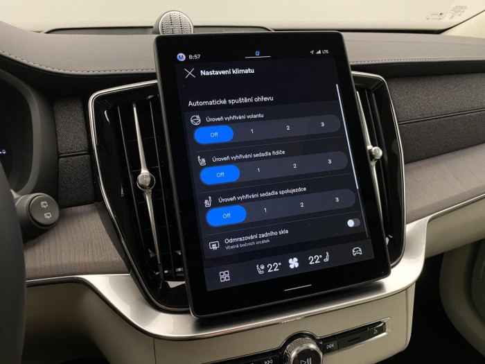 Volvo XC90 T8 AWD Plug-in DARK ULTRA na operativní leasing