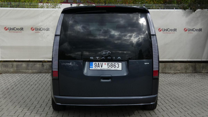 Hyundai Staria 2.2 CRDi Luxury 4x4 Auto na operativní leasing