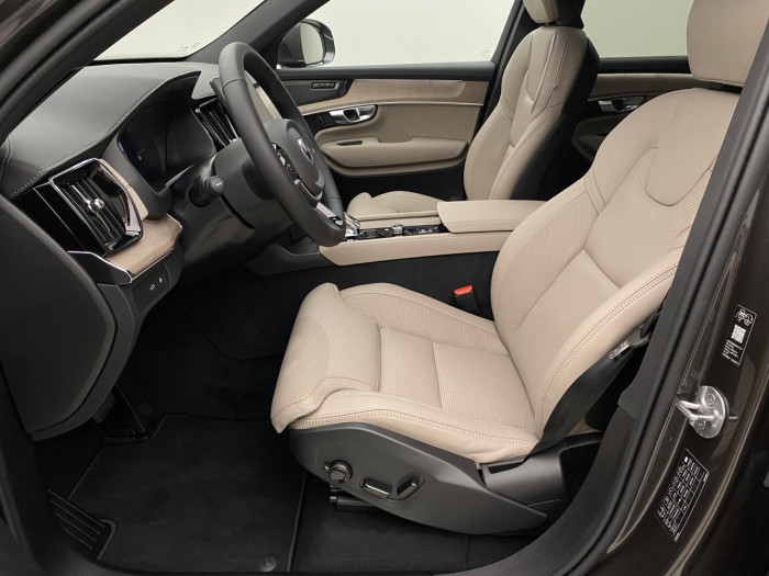 Volvo XC90 T8 AWD RECHARGE BRIGHT PLUS 7m na operativní leasing