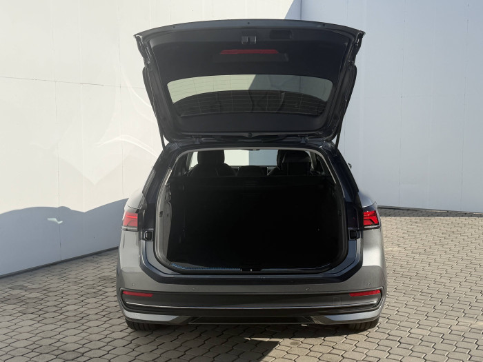 Volkswagen Passat Business 7DSG mHEV 1,5eTSI / 110kW na operativní leasing
