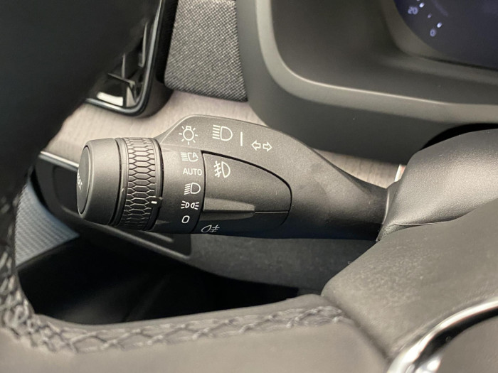 Volvo XC90 T8 AWD Plug-in DARK ULTRA na operativní leasing