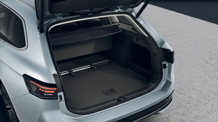 Volkswagen Passat Elegance 1,5 eTSI 110 kW mHEV na operativní leasing