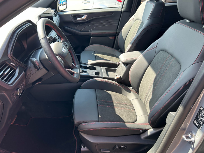 2.5Hybrid PHEV 178kW Titanium na operativní leasing