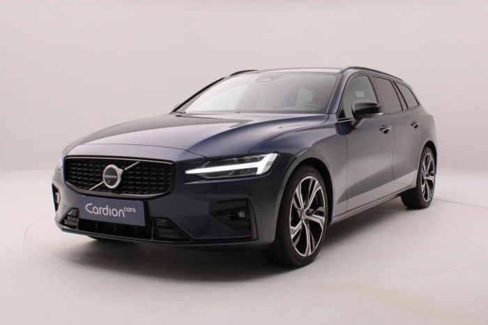 Volvo V60 B4 AUT DARK PLUS na operativní leasing