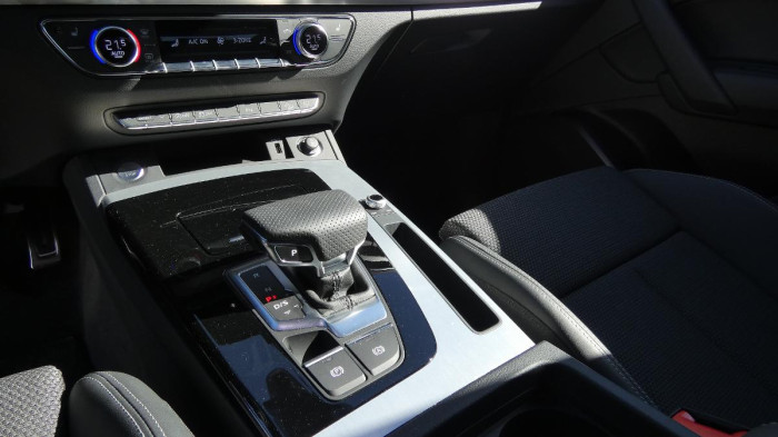 Audi Q5 40 TDI quattro S tronic S Line na operativní leasing