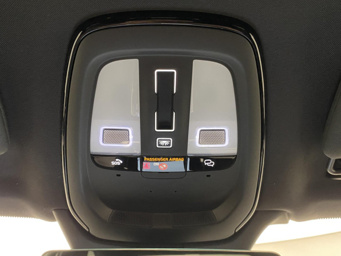 Volvo XC90 B5 AWD BLACK EDITION PLUS 7 na operativní leasing