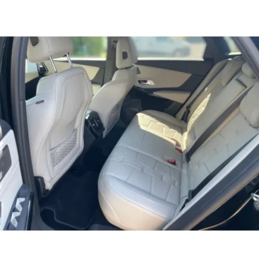 DS DS7 1.6ET 300 Opera 4x4 AT na operativní leasing