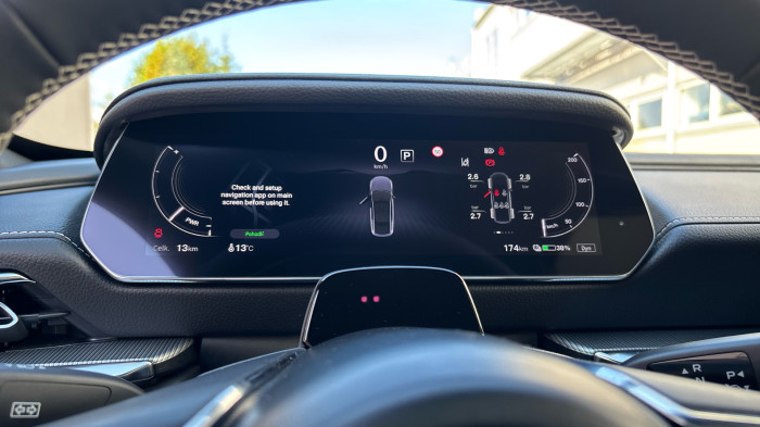 Mazda 6e 68.8 kWh Takumi Soul Red Crystal na operativní leasing