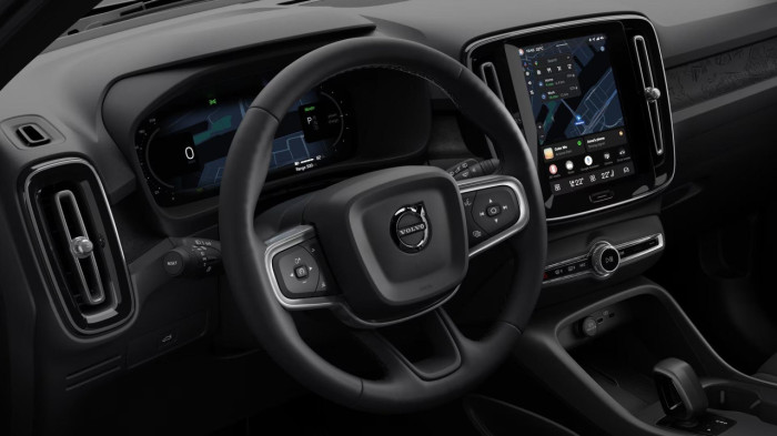 Volvo EX40 SINGLE MOTOR ELETRIC PLUS na operativní leasing