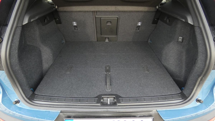 Volvo XC40 B3 PLUS DARK na operativní leasing