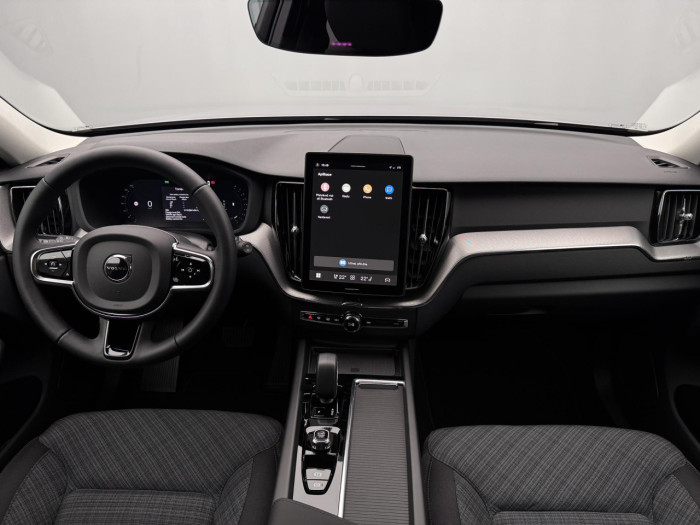 Volvo XC60 B5 AWD AUT CORE na operativní leasing
