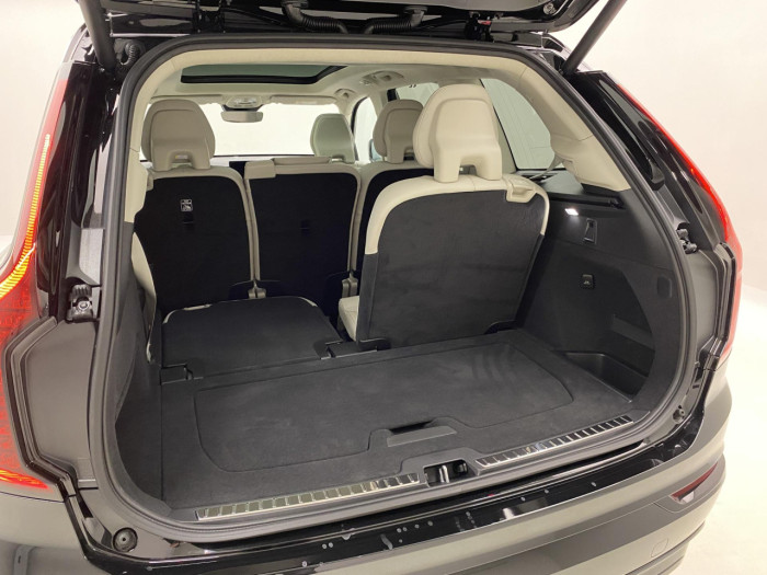 Volvo XC90 T8 AWD Plug-in DARK ULTRA na operativní leasing