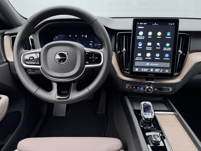 Volvo XC60 T6 AWD AUT BRIGHT PLUS na operativní leasing