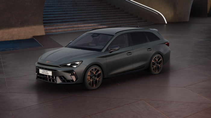 Cupra Leon SP VZ 2.0 TSI 333k DSG 4WD na operativní leasing