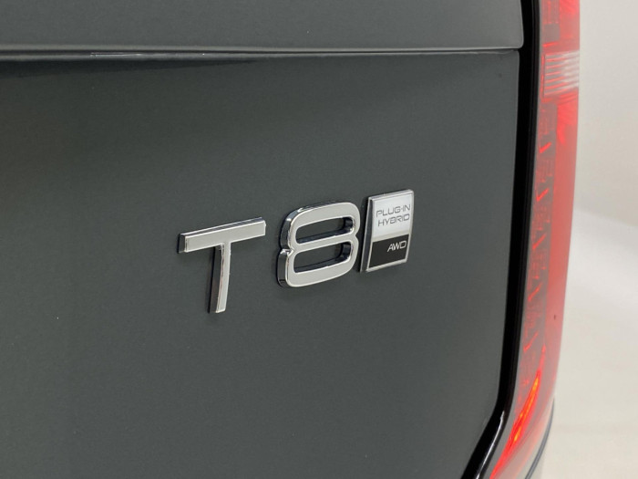 Volvo XC90 T8 AWD Plug-in DARK ULTRA na operativní leasing