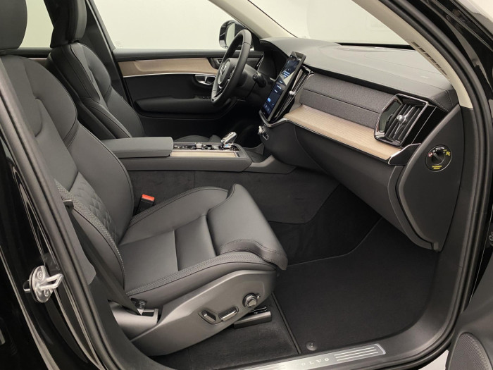 Volvo XC90 T8 AWD RECHARGE BRIGHT PLUS 7m na operativní leasing