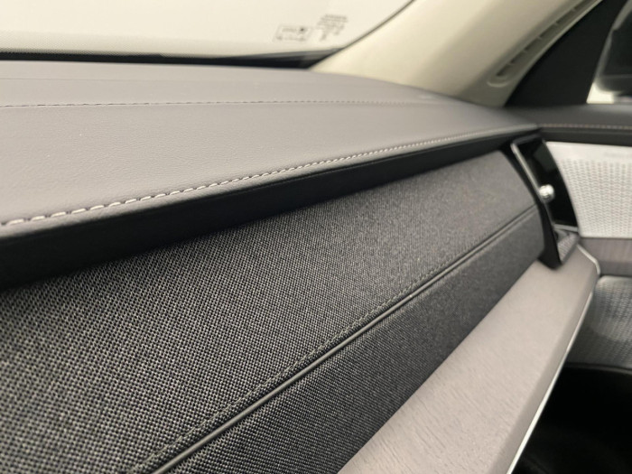 Volvo XC90 T8 AWD Plug-in DARK ULTRA na operativní leasing