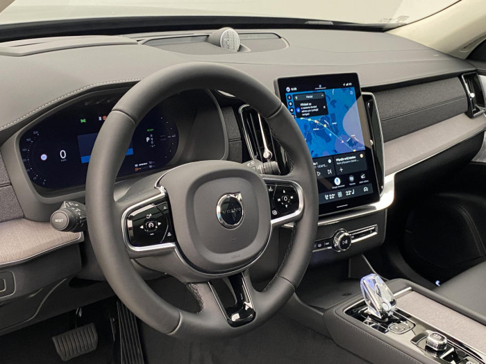 Volvo XC90 T8 AWD Plug-in DARK ULTRA na operativní leasing