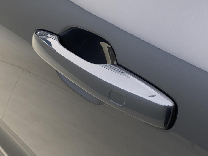 Volvo XC60 B5 AWD AUT DARK PLUS na operativní leasing