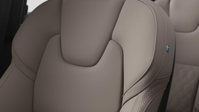 Volvo XC90 B5 AWD AUT CORE 7míst na operativní leasing
