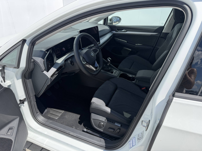 Volkswagen Golf Variant People 6G 1,5TSI / 110kW na operativní leasing