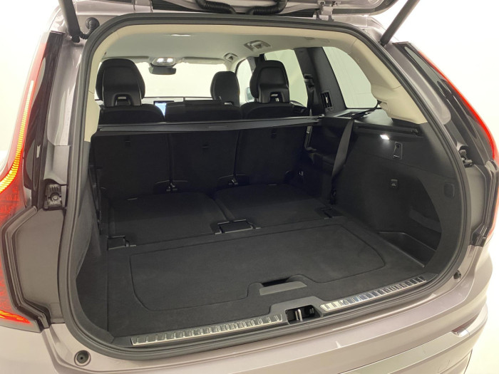 Volvo XC90 T8 AWD RECHARGE BRIGHT PLUS 7m na operativní leasing