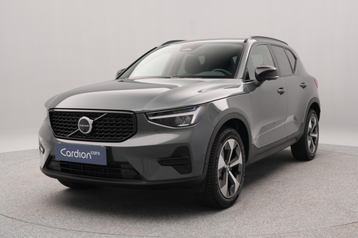 Volvo XC40 B3 AUT DARK PLUS na operativní leasing
