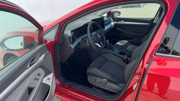 Volkswagen Golf Variant People 6G 1,5TSI / 85kW na operativní leasing