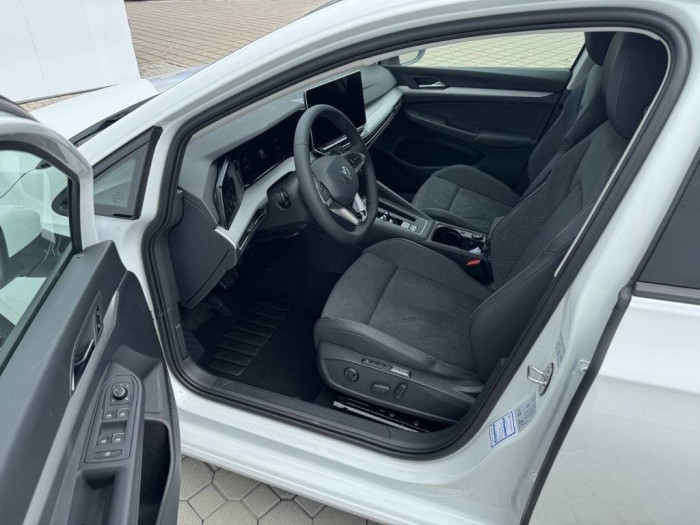 Volkswagen Golf People 7DSG mHEV 1,5eTSI / 110kW na operativní leasing