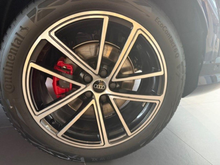 Audi Q5 Spb TDI quattro Stronic na operativní leasing