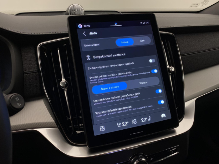 Volvo XC90 B5 AWD AUT BLACK EDITION PLUS na operativní leasing
