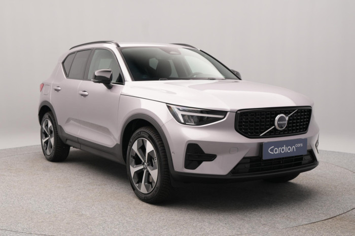Volvo XC40 B3 AUT DARK PLUS na operativní leasing