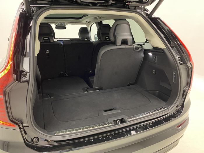 Volvo XC90 B5 AWD AUT DARK PLUS 7míst na operativní leasing