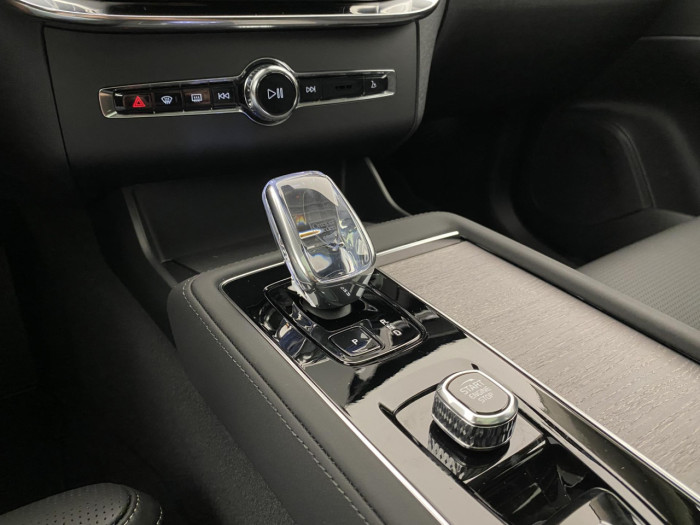 Volvo XC90 B5 AWD AUT DARK PLUS 7míst na operativní leasing