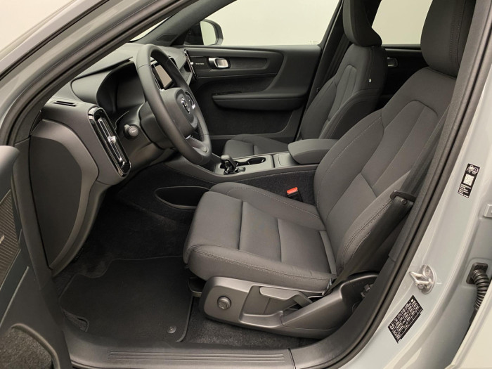 Volvo EX40 SINGLE MOTOR ELETRIC PLUS na operativní leasing