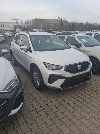 SEAT Arona Arona Style 1.0. TSI 115k DSG + celoroční pneu na operativní leasing
