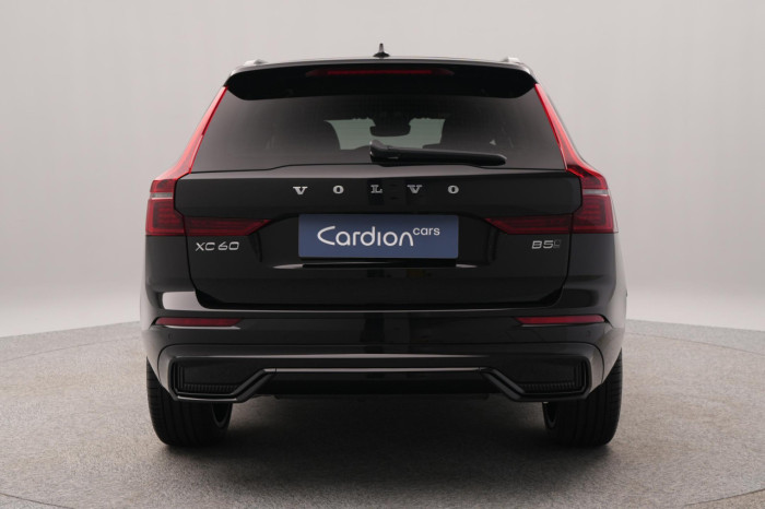 Volvo XC60 B5 AWD AUT DARK PLUS na operativní leasing
