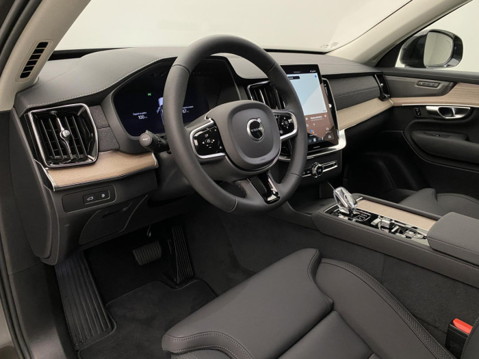 Volvo XC90 T8 AWD RECHARGE DARK PLUS 7m na operativní leasing