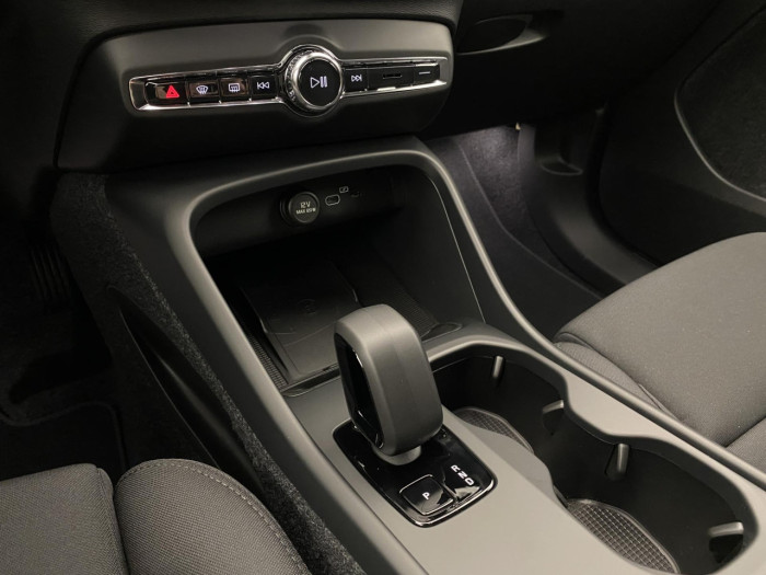 Volvo EX40 SINGLE MOTOR ELETRIC PLUS na operativní leasing
